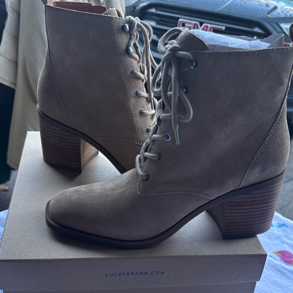 Lucky Brand Women's Lace-Up Tan Boots